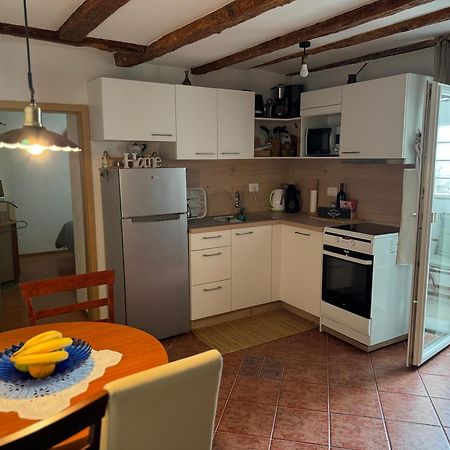 Cozy Holiday Apartment Ізола Екстер'єр фото